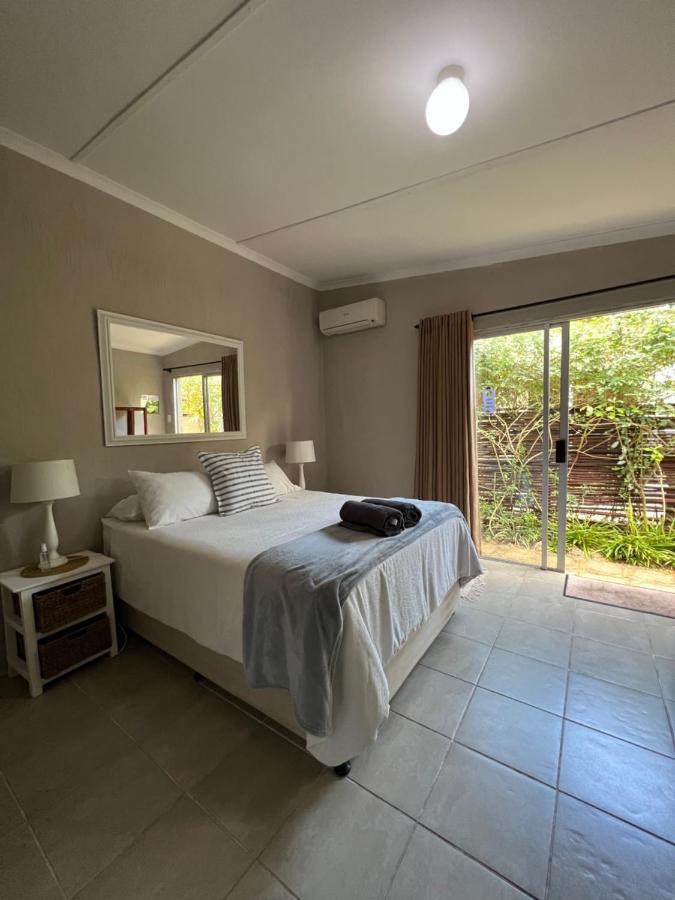 Occi Lodge Mbazwana Exterior foto
